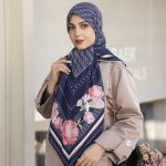 روسری ابریشم مجلسی توییل مدل بهار سرمه ای