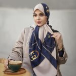 روسری ابریشم مجلسی توییل مدل پردیسان سرمه ای