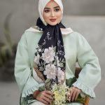 روسری ابریشم مجلسی توییل مدل مهرسا مشکی کرم