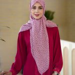 روسری نخی مدل شکوفه صورتی