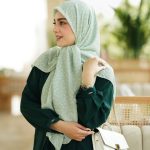 روسری نخی مدل شکوفه سبز