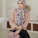 روسری ابریشم مجلسی توییل مدل ال وی نسکافه ای