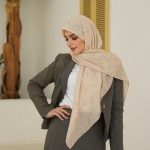 روسری نخی مدل بابونه کرم