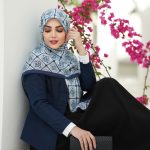 روسری نخی مدل جی وان آبی