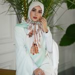 روسری ابریشم مجلسی مدل سی تو سبز کرم