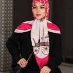 روسری ابریشم مجلسی توییل مدل کالسکه سرخابی