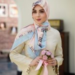 روسری ابریشم مجلسی توییل مدل باربری صورتی آبی