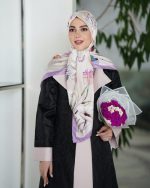روسری ابریشم مجلسی توییل مدل پاپیون بنفش