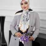 روسری ابریشم مجلسی توییل مدل پاپیون گل طوسی (جامانده)