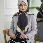 روسری ابریشم مجلسی توییل مدل کلاسیک طوسی (جامانده)