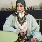 روسری ابریشم مجلسی توییل مدل نور ماه سبز درباری (جامانده)
