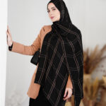 شال مشکی طلایی