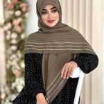 روسری نخی تک رنگ شیک گردویی