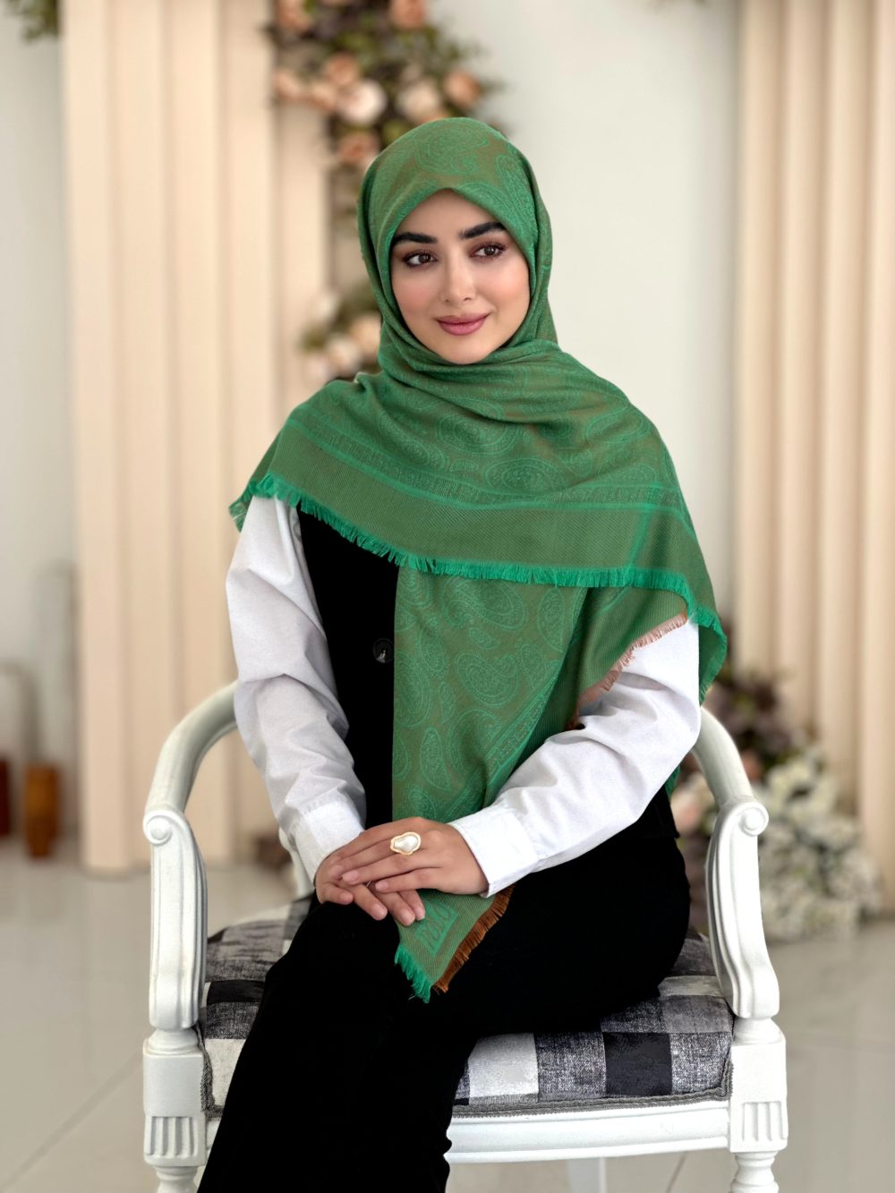 روسری نخ ژاکارد مدل بته جقه سبز - Image 1