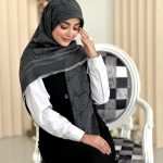 روسری نخ ژاکارد مدل ترمه ذغالی