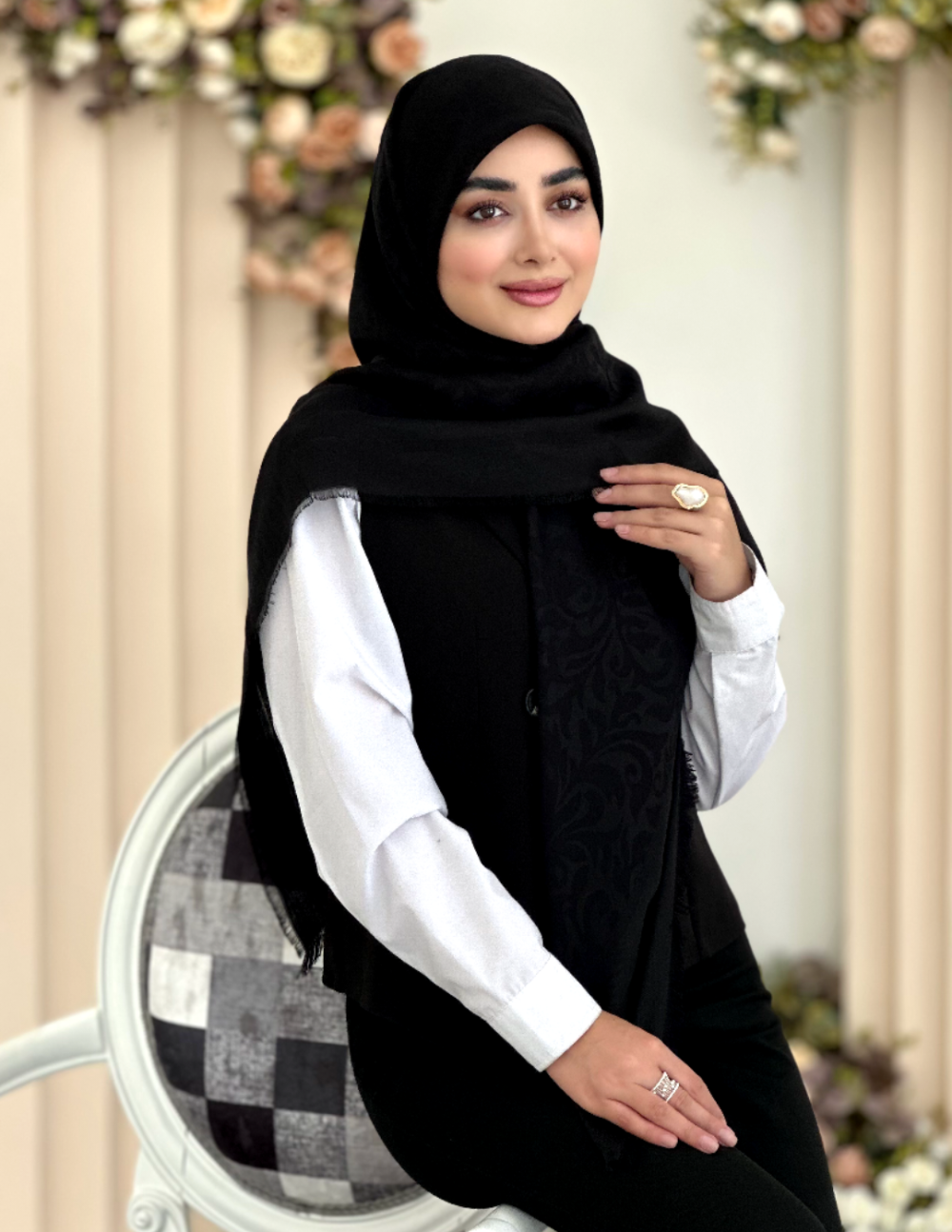 روسری نخ ژاکارد مدل باروک مشکی - Image 1