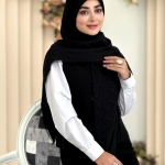 روسری نخ ژاکارد مدل باروک مشکی