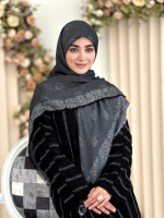 روسری نخ ژاکارد مدل گلبرگ ذغالی