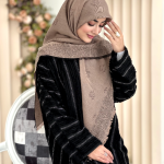 روسری نخ ژاکارد مدل گلبرگ نسکافه ای