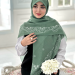 روسری نخی مدل نازگل سبز