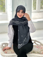 روسری نخی مدل نازگل ذغالی