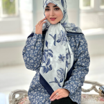 روسری نخی مدل یارا سرمه ای