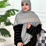 روسری ابریشم نخ ژاکارد مجلسی مدل رز آبی نسکافه ای