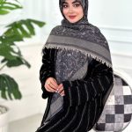 روسری ابریشم نخ ژاکارد مجلسی مدل رز سرمه ای نسکافه ای