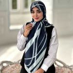 روسری نخی مدل خطی سرمه ای آبی