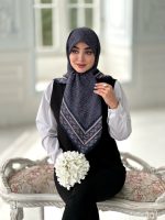 روسری نخی مدل نسترن سرمه ای قواره 110