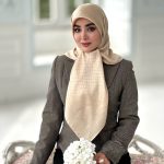 روسری ابریشم نخ ژاکارد مجلسی قواره 110 کرم