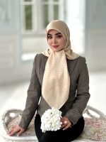 روسری ابریشم نخ ژاکارد مجلسی قواره 110 کرم