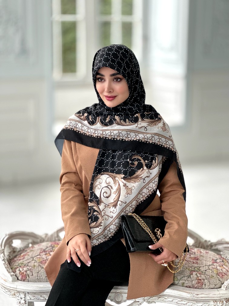 IMG0464_edited_1764277102834 روسری نخی مدل گوچی باروک مشکی - Image 1