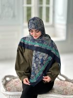 روسری نخی مدل ترمه سار ترکیب رنگ سرمه ای فیروزه ای - Image 4