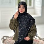 روسری نخی مدل ماه گل زمینه کاملا مشکی