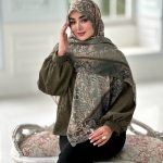 روسری نخی مدل حسنا رنگ سبز کرم