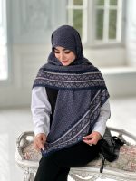 روسری نخی مدل نسترن رنگ سرمه ای - Image 4