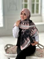 روسری نخی مدل باربری صورتی