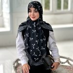 روسری نخی مدل نازنین سفید مشکی