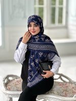 روسری نخی مدا نازنین سرمه ای پاپیون ها رنگ کرم