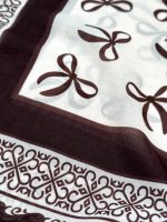 روسری نخی مدل نازنین زمینه کرم نسکافه ای پاپیون ها رنگ شکلاتی - Image 3