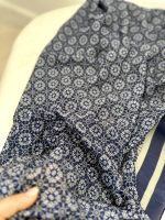 روسری نخی مدل آتوسا ترکیب رنگ سرمه ای با حاشیه سبز - Image 3