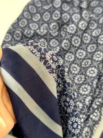 روسری نخی مدل آتوسا ترکیب رنگ سرمه ای با حاشیه سبز - Image 2