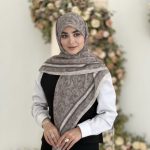 روسری پلیسه مجلسی مدل باروک تناژ دودی خاکستری