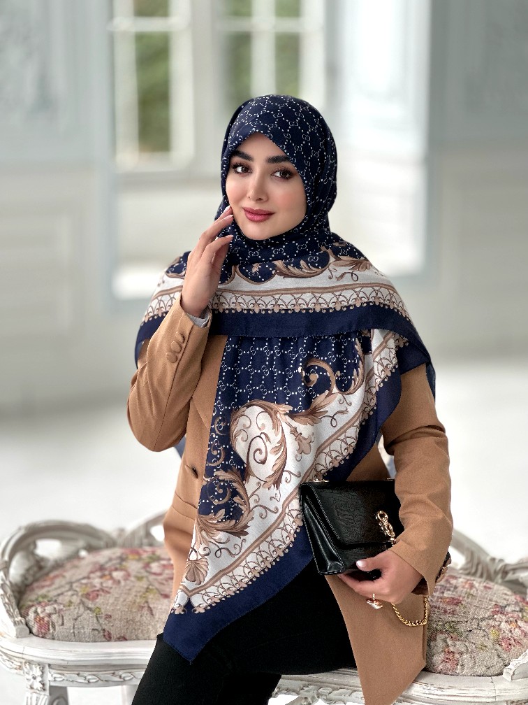 img0902 روسری نخی مدل گوچی باروک سرمه ای - Image 1