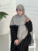 روسری ابریشم نخ ژاکارد مجلسی مدل سلین آبی نسکافه ای