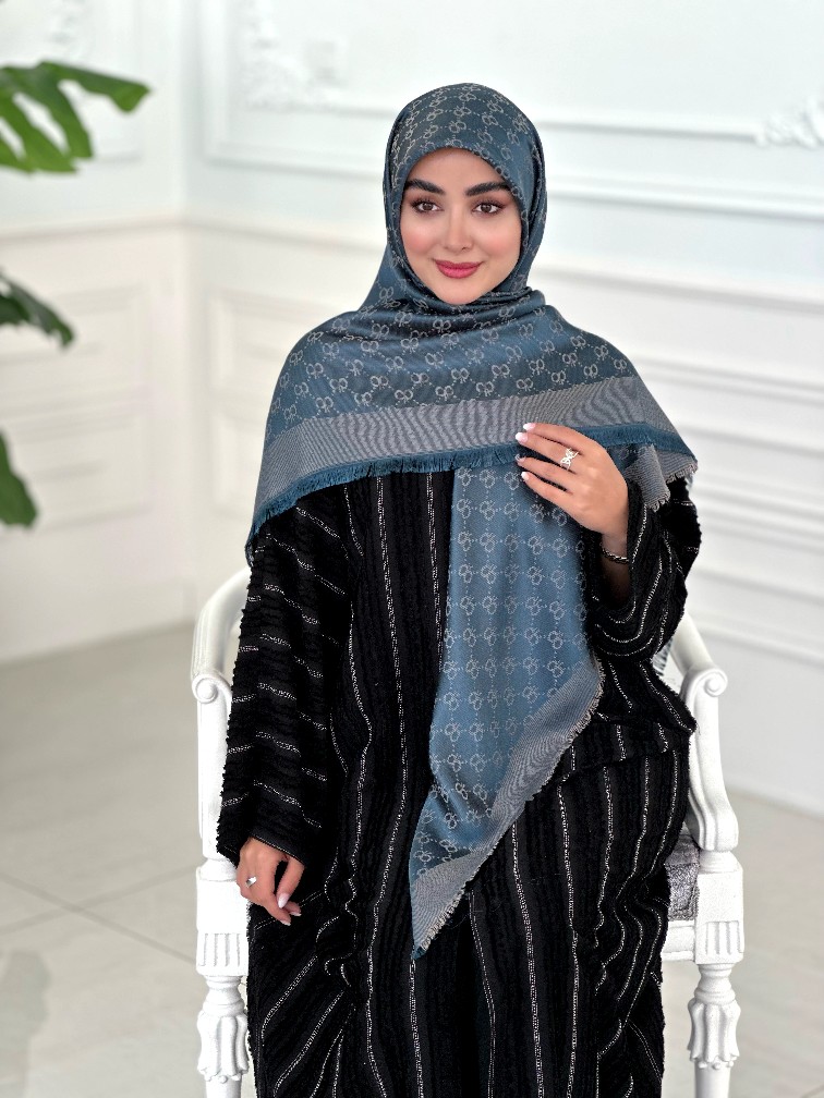 IMG0308_edited_1765980581018 روسری ابریشم نخ ژاکارد مجلسی مدل پاپیونک کله غازی - Image 1