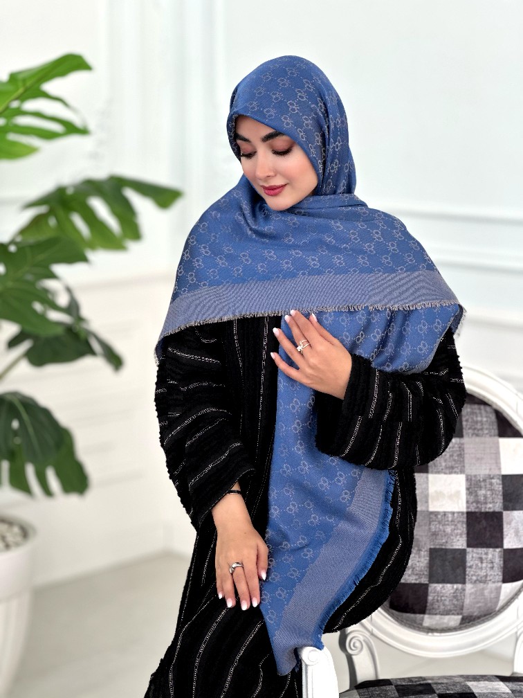 IMG0310_edited_1765980588915 روسری ابریشم نخ ژاکارد مجلسی مدل پاپیونک آبی نفتی - Image 1