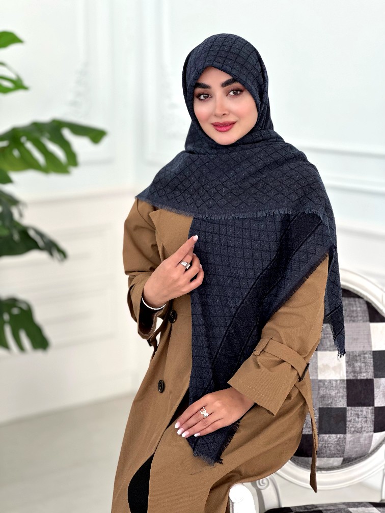 IMG0317_edited_1765981650983 روسری نخ ژاکارد مدل پاییز آبی جین - Image 1