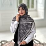 روسری پلیسه مجلسی مدل برگ تناژ طوسی